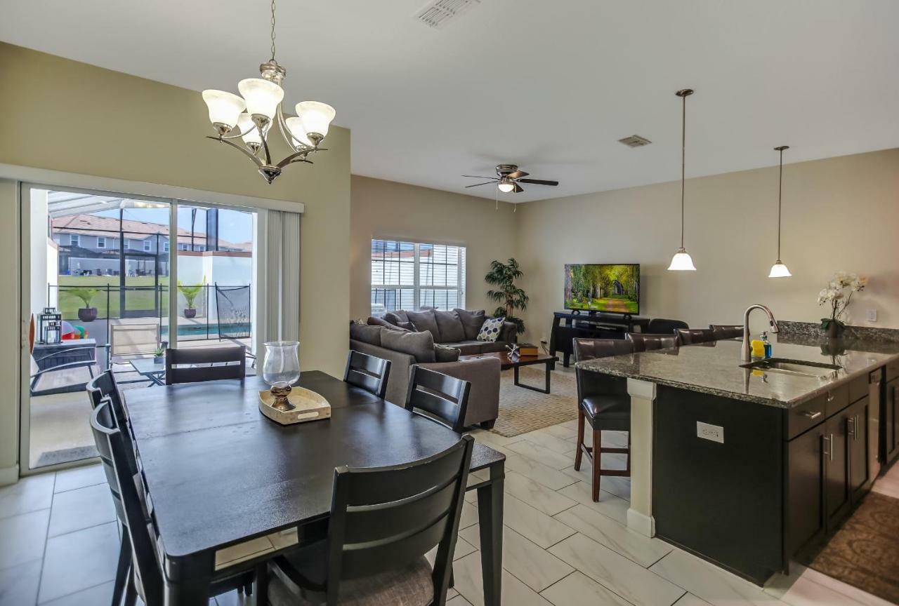 C - New 4 Bedroom Home - 5 Miles To Disney - Free Water Park - Private Pool Kissimmee Esterno foto